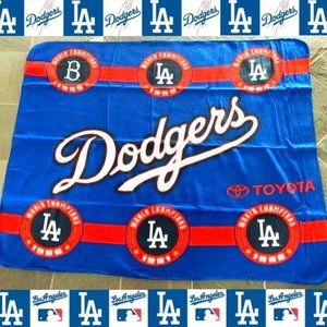 L.A. DODGERS WORLD CHAMPIONS BLANKET THE DODGERS MLB BASEBALL LOS ANGELES THROW